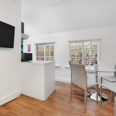 2 Bed Piccadilly Apartment 1 Лондон Экстерьер фото
