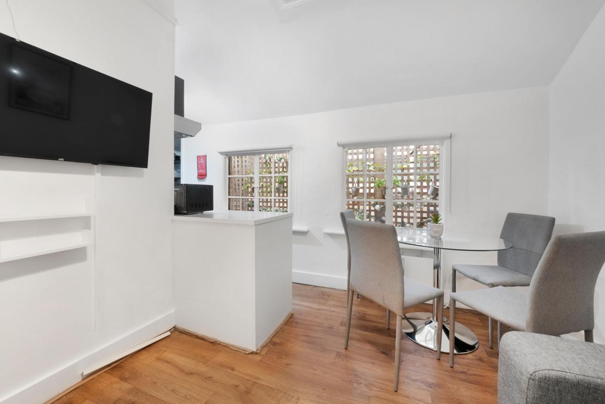 2 Bed Piccadilly Apartment 1 Лондон Экстерьер фото