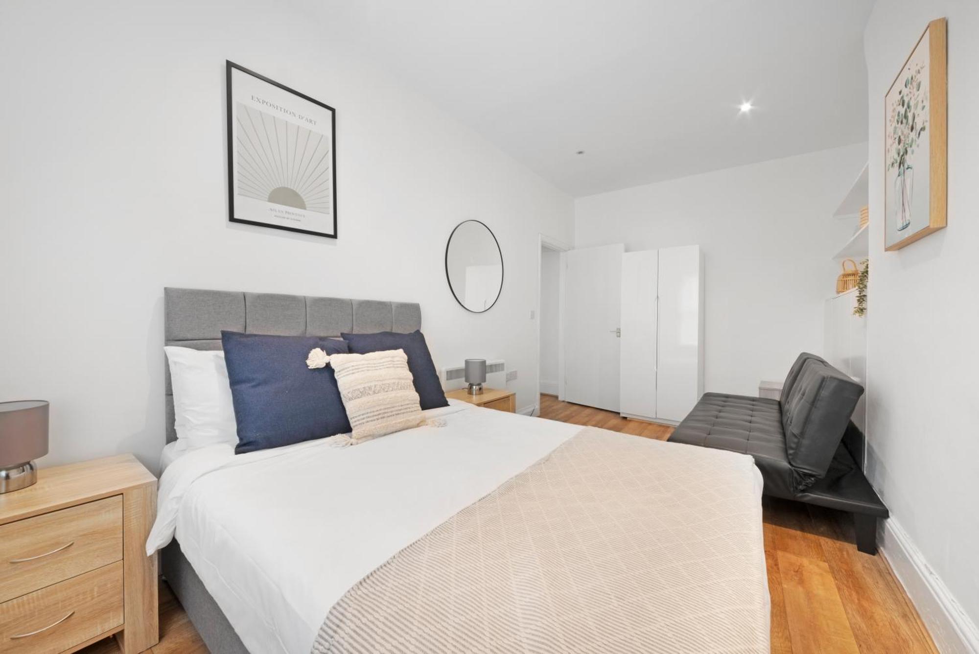 2 Bed Piccadilly Apartment 1 Лондон Экстерьер фото